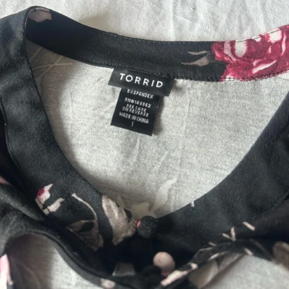 Torrid Black Top with Pink and White Floral Pattern - Picture 5 of 5